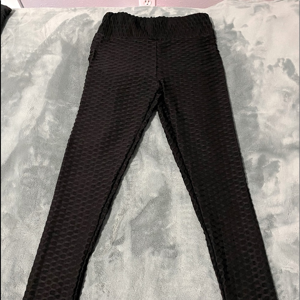 Size: small, black